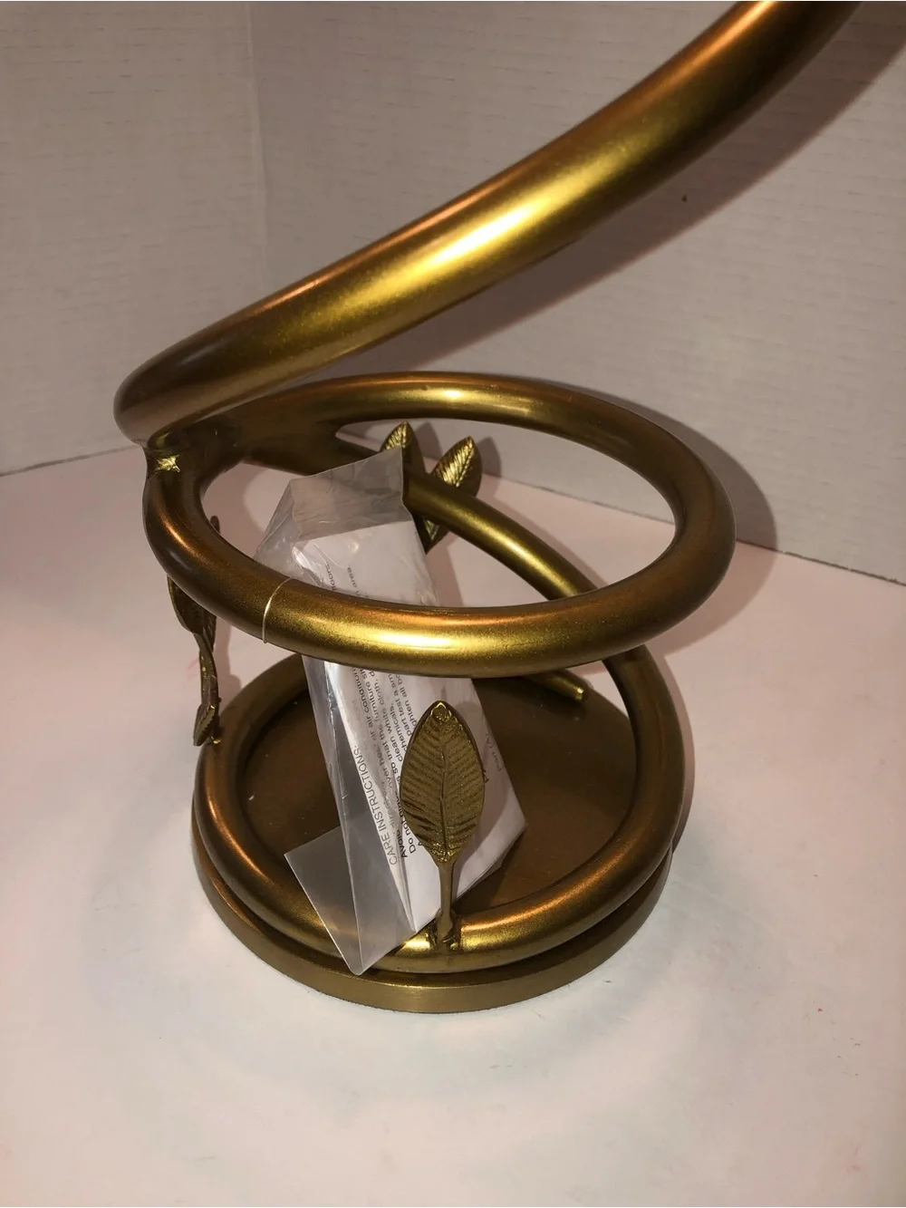 New Anthropologie Home Decor Serpentine Brass Standing Toilet Paper Holder Stand